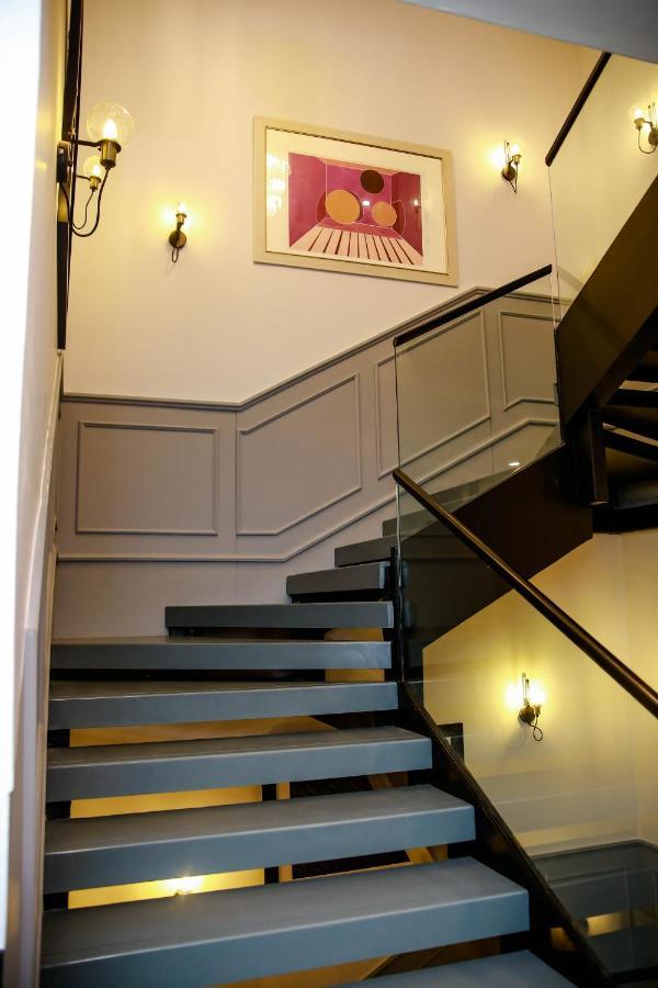 Ambiance Boutique Art Hotel Lahore Exterior foto A wainscoting on a staircase